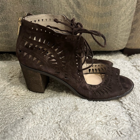 Vince Camuto TARITA cutout lace up sandal - Picture 3 of 4